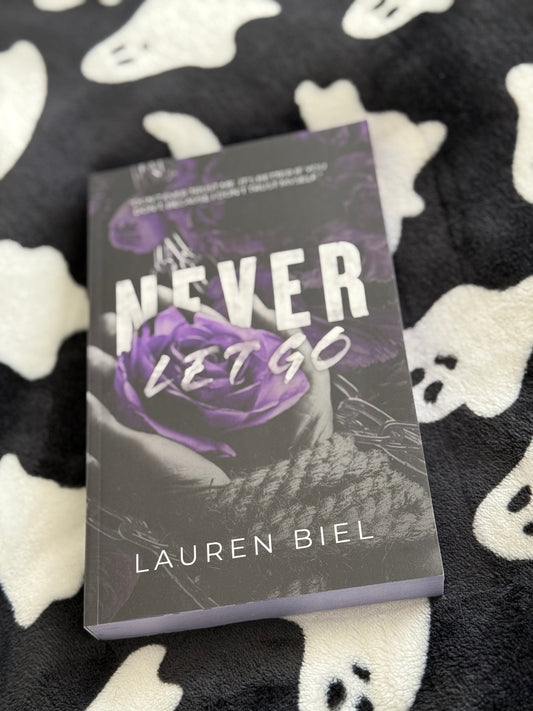 Never let go ** Purple pages & Signed** Lauren Biel